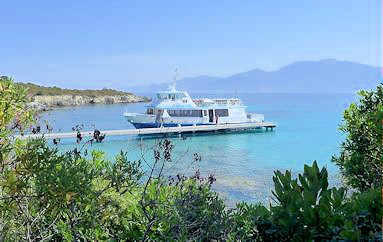 Plage de Loto, Boot a