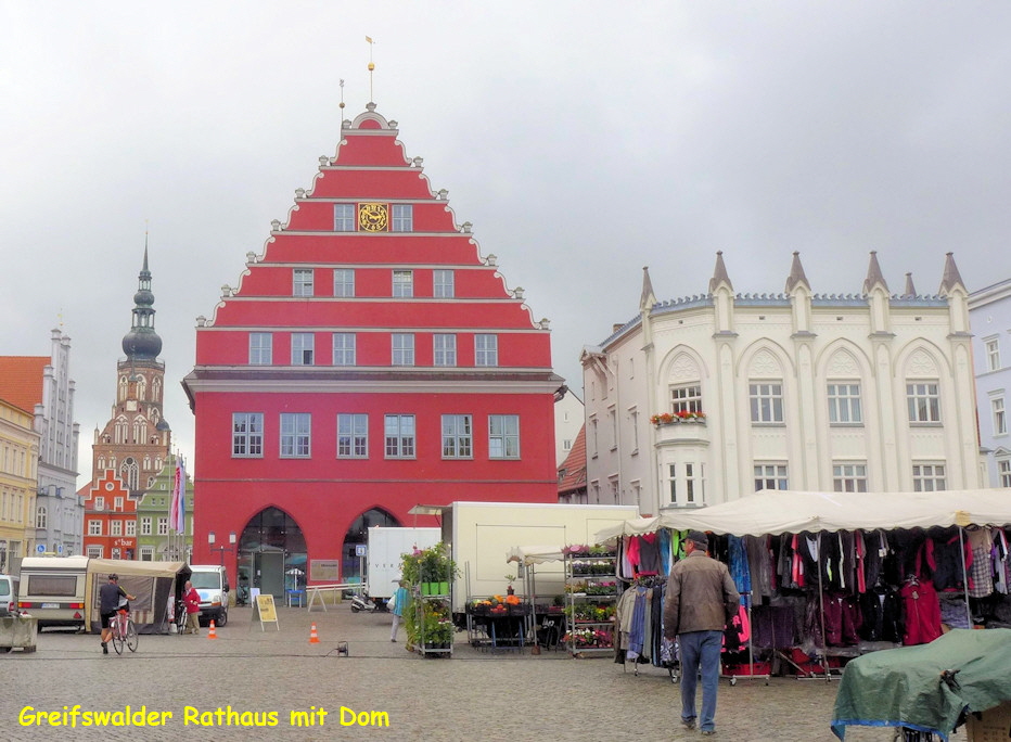 Greifswald Rathaus mit Dom a
