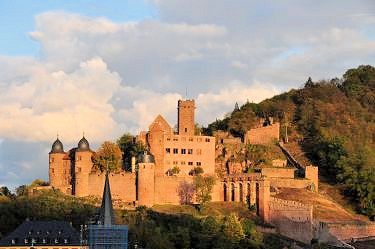 herbst-2009-036-burg-gross-abendsonne